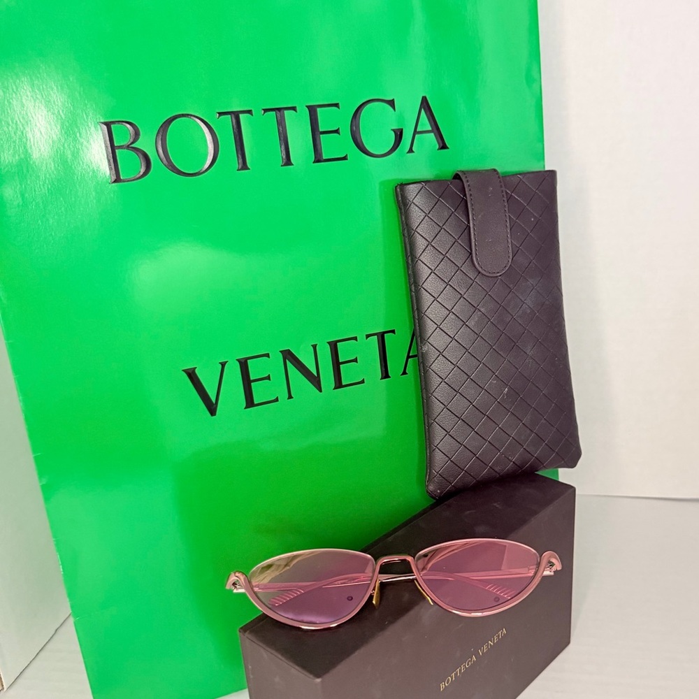 Bottega Veneta Rose-Tinted Sunglasses